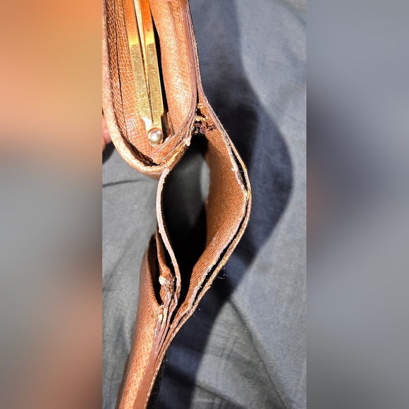 REHAB - Vintage Louis Vuitton Brown Wallet With Kisslock Coin Purse - Picture 12 of 12